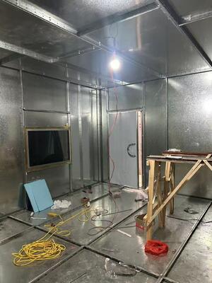 Хорошая цена. Защитная комната RF с эффективностью защиты 100 дБ, настраиваемым размером комнаты и фильтром RC с импеданцией 50 Ом для защиты от EMI онлайн