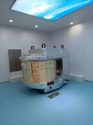 Хорошая цена. РЧ-экранированная комната со степенью экранирования 100 дБ и многослойным РЧ-экранированным стеклянным окном для индивидуальной клетки Фарадея МРТ онлайн